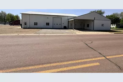 211 8th Street, Walnut Grove, MN 56180 - Photo 2