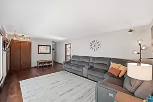 205 Victoria Dr, Alexandria, MN 56308 - Photo 4