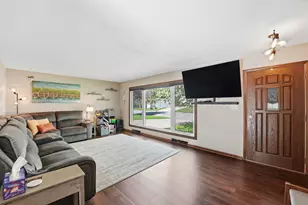 205 Victoria Dr, Alexandria, MN 56308 - Photo 4