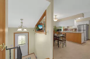 846 Jonathan Dr, Apple Valley, MN 55124 - Photo 2