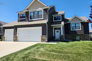 2225 Phoenix Rd SW, Rochester, MN 55902 - Photo 2