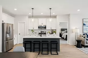 12439 Drayton Trl, Apple Valley, MN 55124 - Photo 8