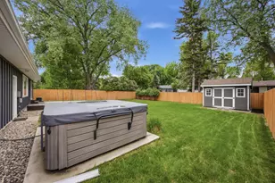 2486 W Country Club Dr S, Fargo,  58103 - Photo 42