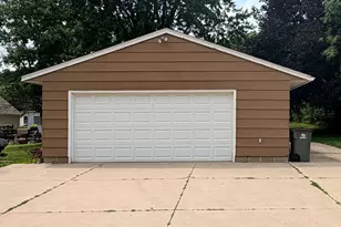 417 S Elm St, Waconia, MN 55387 - Photo 2