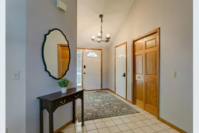 7488 Newbury Road, Woodbury, MN 55125 - Photo 4