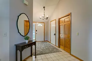 7488 Newbury Rd, Woodbury, MN 55125 - Photo 4