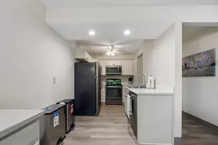 205 Barry, Wayzata, MN 55391 - Photo 50