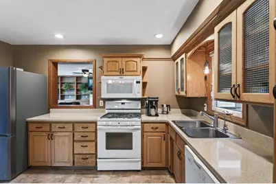 657 Granada Avenue N, Oakdale, MN 55128 - Photo 16