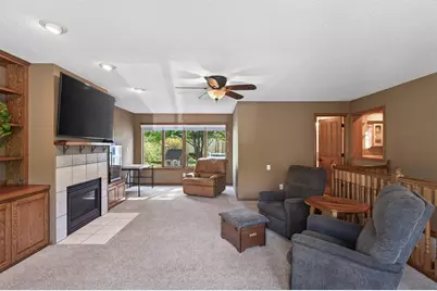 657 Granada Avenue N, Oakdale, MN 55128 - Photo 8