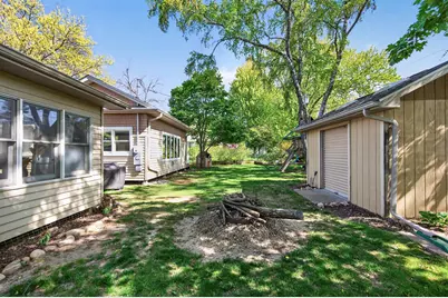 657 Granada Avenue N, Oakdale, MN 55128 - Photo 38
