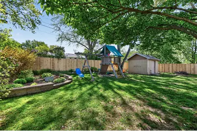 657 Granada Avenue N, Oakdale, MN 55128 - Photo 34