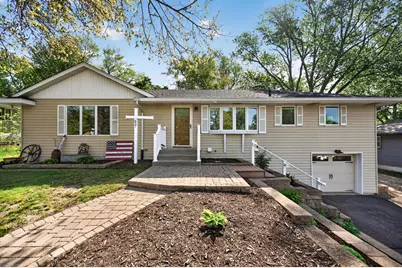 657 Granada Avenue N, Oakdale, MN 55128 - Photo 4