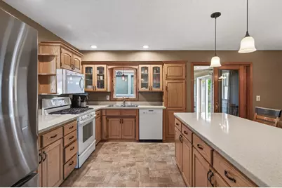 657 Granada Avenue N, Oakdale, MN 55128 - Photo 14