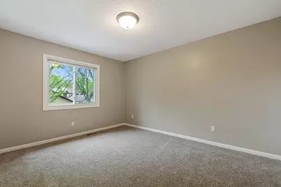 8773 Maplebrook Parkway N, Brooklyn Park, MN 55445 - Photo 10