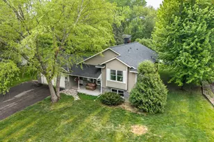 10060 208th St W, Lakeville, MN 55044 - Photo 2