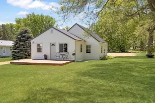 641 Summit Ave, Balaton, MN 56115 - Photo 2