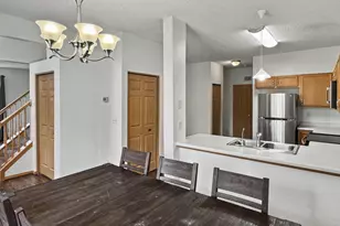 665 Kingfisher Ln, Woodbury, MN 55125 - Photo 4