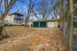 701 4th St E, Saint Paul, MN 55106 - Photo 14