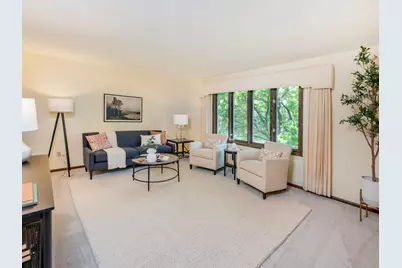 688 W Wentworth Avenue, Mendota Heights, MN 55118 - Photo 2