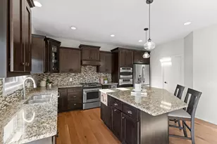 8821 Reflections Rd, Chanhassen, MN 55317 - Photo 10