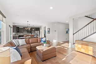 8821 Reflections Rd, Chanhassen, MN 55317 - Photo 6