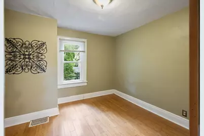 242 Penn Avenue N, Minneapolis, MN 55405 - Photo 12