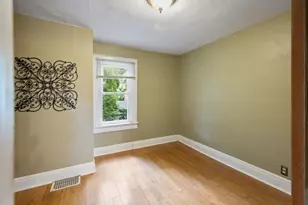242 Penn Ave N, Minneapolis, MN 55405 - Photo 12