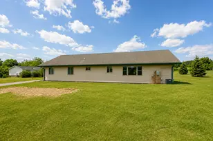 102 10th Ave, Bovey, MN 55709 - Photo 6