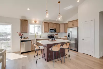 2575 Golden Lane S, Fargo, ND 58104 - Photo 4