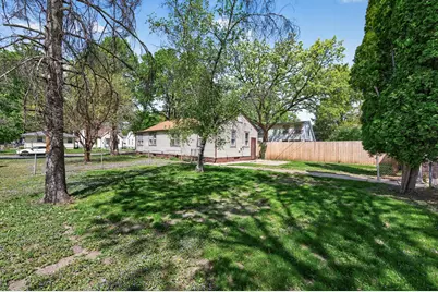 5240 Dupont Avenue N, Minneapolis, MN 55430 - Photo 28