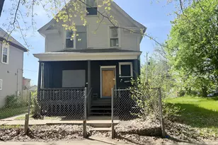 686 Sherburne Ave, Saint Paul, MN 55104 - Photo 1