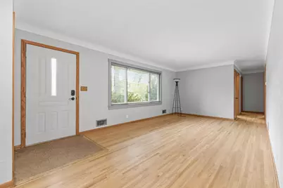 2085 Hamline Avenue N, Roseville, MN 55113 - Photo 4