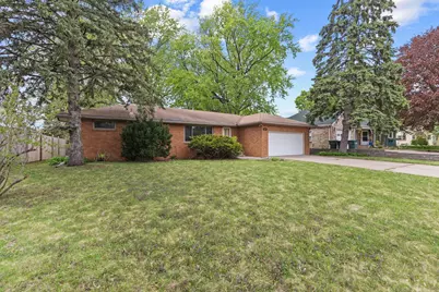 2085 Hamline Avenue N, Roseville, MN 55113 - Photo 2