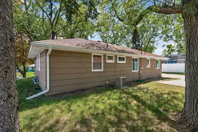 9032 Morgan Avenue S, Bloomington, MN 55431 - Photo 32