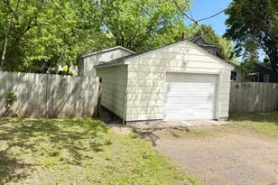 1002 Burgess St, Saint Paul, MN 55103 - Photo 2