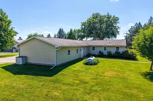 7524 58th St NE, Rochester, MN 55906 - Photo 32