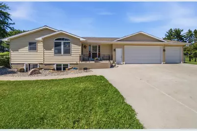 7524 58th St NE, Rochester, MN 55906 - Photo 2