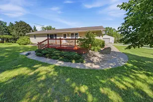 7524 58th St NE, Rochester, MN 55906 - Photo 2