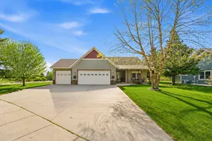 1411 Karnis Dr NW, Alexandria, MN 56308 - Photo 2