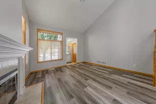 15325 Greenhaven Ln, Burnsville, MN 55306 - Photo 14