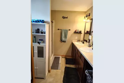 1283 County Road D Circle E #B, Vadnais Heights, MN 55109 - Photo 8