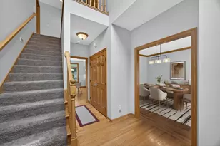 2937 Oakview Dr NE, Rochester, MN 55906 - Photo 4