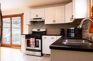 834 Algonquin Ave, Saint Paul, MN 55119 - Photo 8