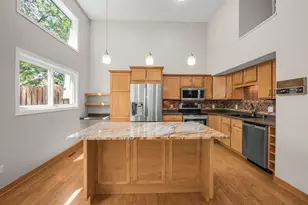 1005 W 105th St, Bloomington, MN 55431 - Photo 4