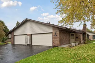 944 Zanzibar Ln N, Plymouth, MN 55447 - Photo 1