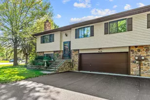850 Martha Lake Ct, Shoreview, MN 55126 - Photo 2