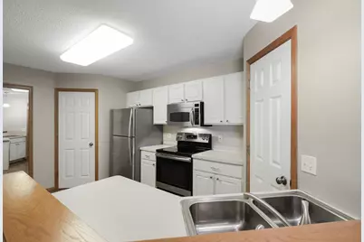 15981 Flotilla Trail #311, Apple Valley, MN 55124 - Photo 10