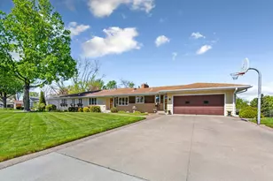 808 Hillcrest Dr, Montgomery, MN 56069 - Photo 42