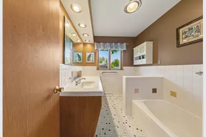 808 Hillcrest Drive, Montgomery, MN 56069 - Photo 20