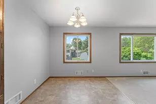 10276 Winter Pl, Eden Prairie, MN 55347 - Photo 14